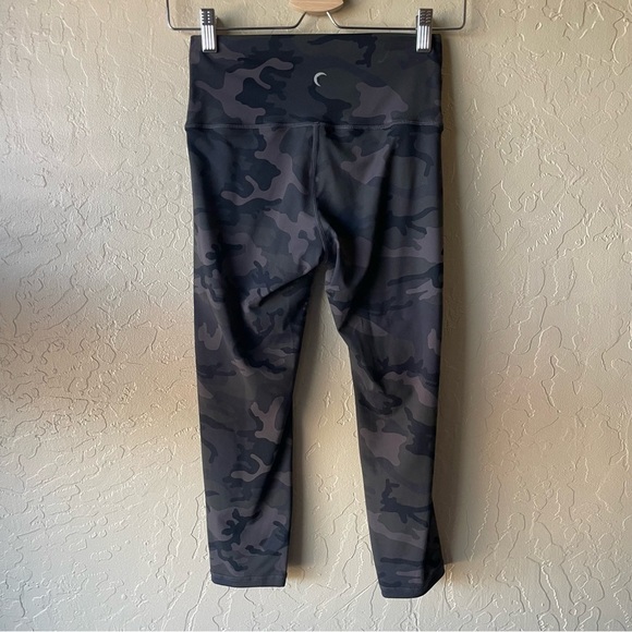 Zyia Active Lux Camo High Rise Cropped Leggings Size 2 Forrest Camo Athletic - Picture 7 of 10